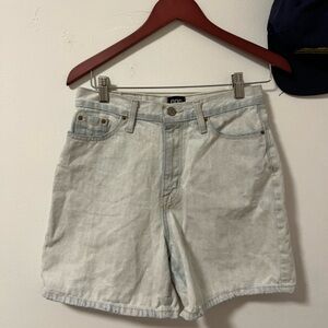Urban Outfitters BDG Light Wash Mom High Rise Shorts Size 26- Vintage Style